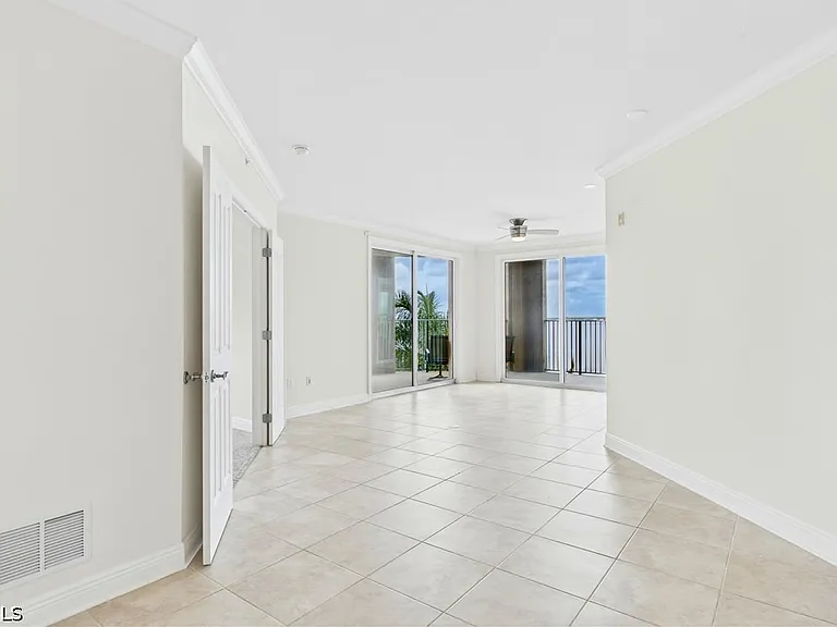 2825 Palm Beach Blvd #519 — Photo 4