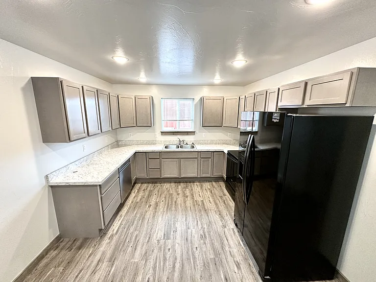 3189 Queen Anns St #2 — Photo 5