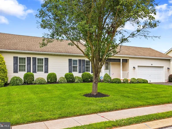 70 Kevin Dr, New Oxford, PA 17350