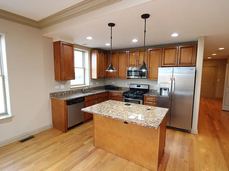 4622 W Schubert Ave #1 — Photo 3