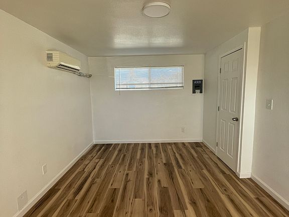 4th image of 56055 Sunland Dr #C