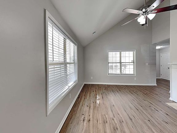 2nd image of 1051 Autumn Crest Dr