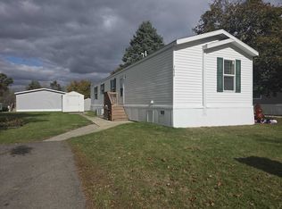 2 Bed 2 Bath Single Section plan