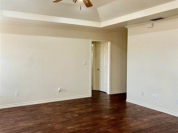 2nd image of 4 Johnathan Pl