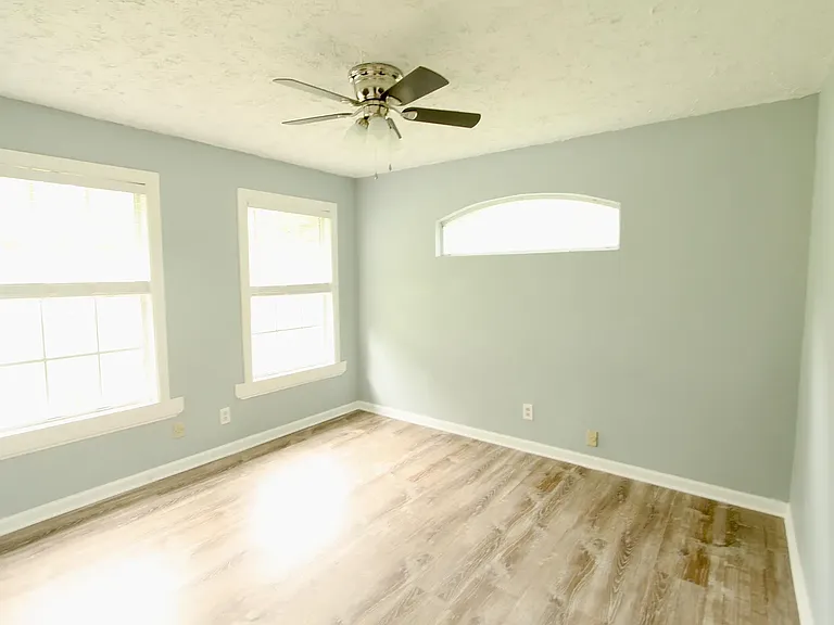 3336 Pine Oaks Ln — Photo 3