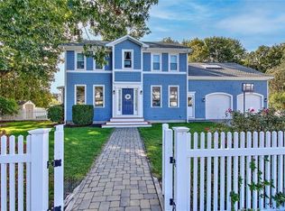 8 Bay Ave, Barrington, RI 02806