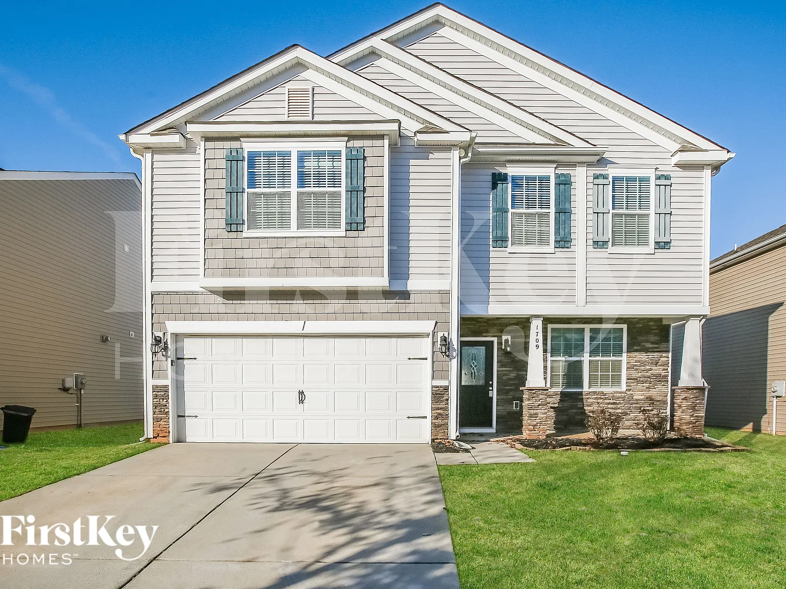 3 bed, 2.5 bath, 2207 sqft, $2,340 — Photo 1