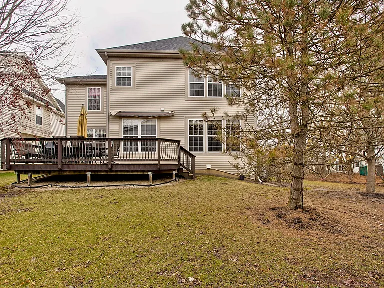 620 Geneva Ct — Photo 25