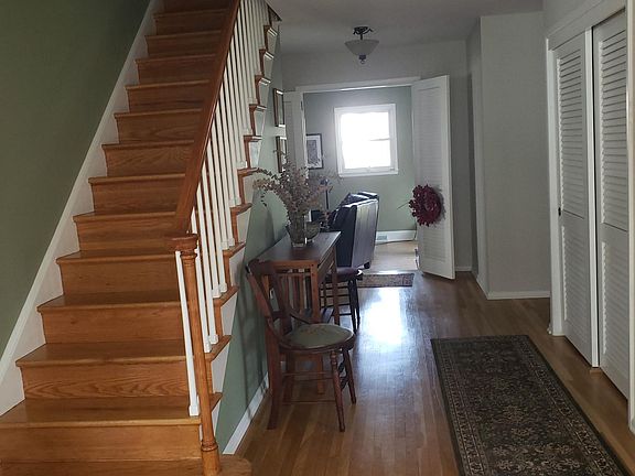 2nd image of 4 N Cliffe Dr
