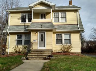 1717 Cumberland Rd, Cleveland Heights, OH 44118