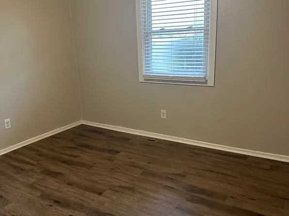 3381 W Harmony Pkwy #3, Connersville, IN 47331