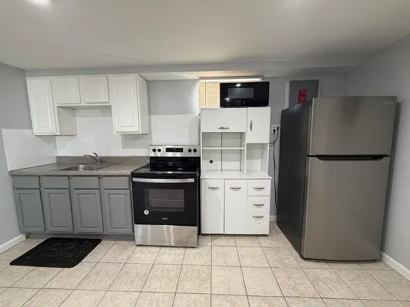 (undisclosed Address), West Babylon, NY 11704