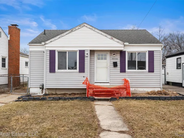 25280 Dale St, Roseville, MI 48066