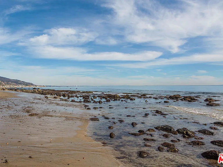 24408 Malibu Rd — Photo 3