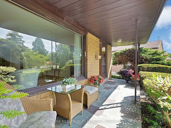 5th image of 421 Brimorton Dr
