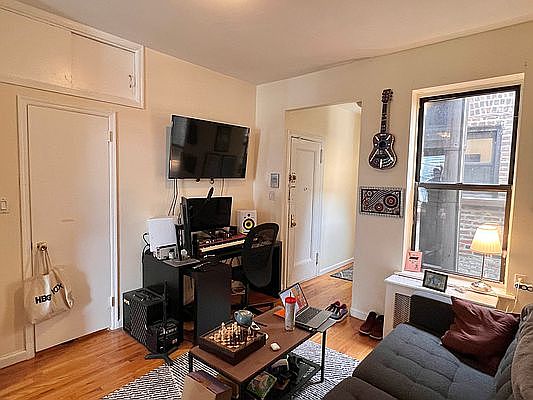 4th image of 564 Amsterdam Ave APT 5d