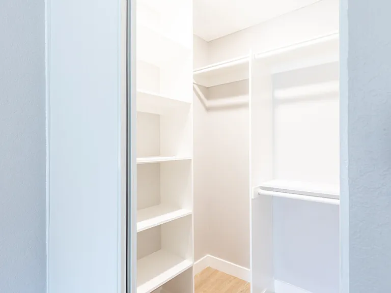 Alexandria II Apartments | Spacious 2-Bedroom Apartments in Koreatown — Photo 6