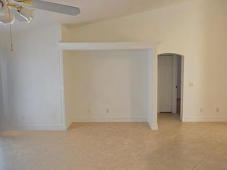 6448 NW Colgate St — Photo 11