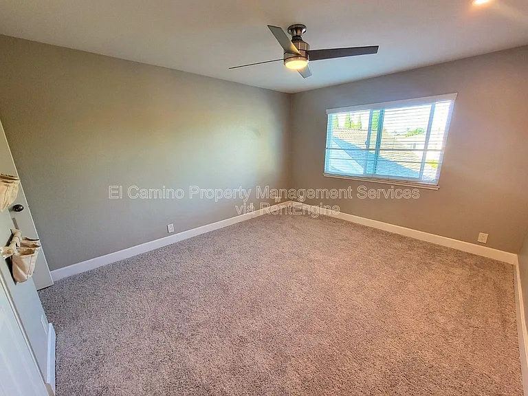 1728 Lake St — Photo 2
