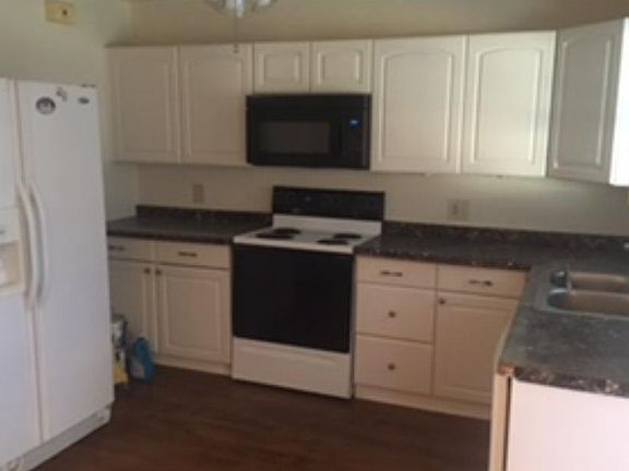 Kitchen w/ SBS refrig, elec range, dishwasher 317 Coleman