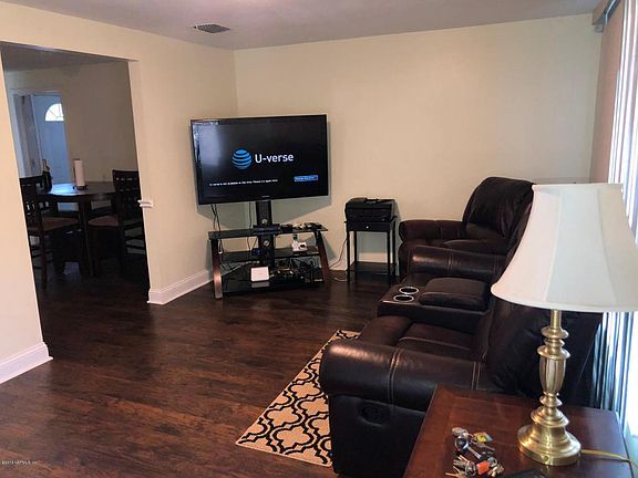 3rd image of 8121 Jeanwood Dr