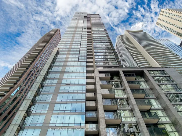 295 Adelaide St W #313, Toronto, ON M5V 0L4