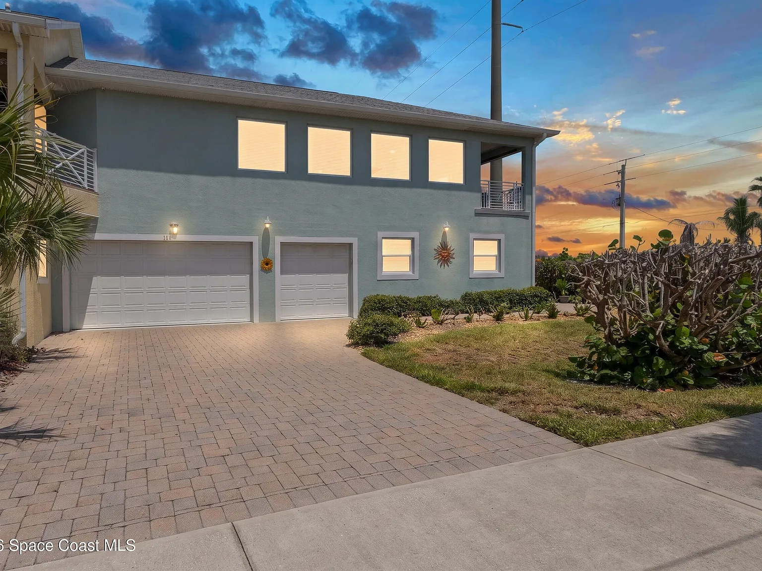 3 bed, 3.0 bath, 2204 sqft, $4,500 — Photo 1