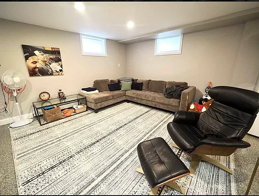 Rented by Compass | media 14