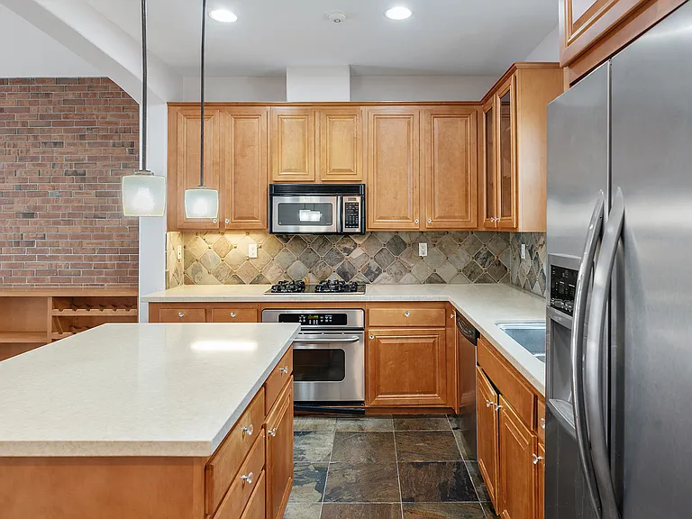 10556 Debreceni Way #9 — Photo 6