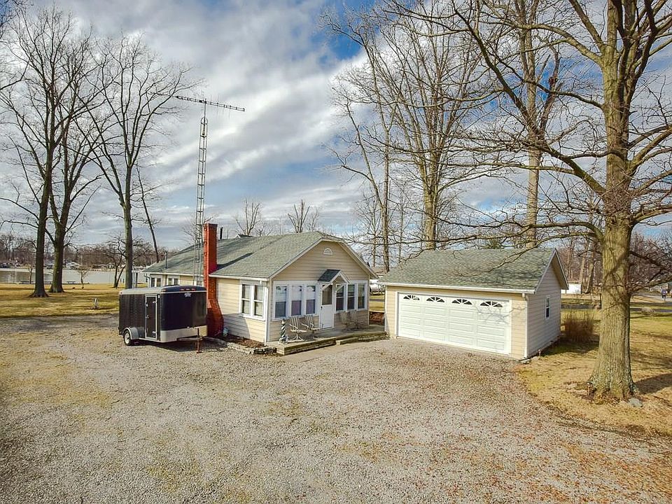 1st image of 9531 Lakeshore Dr W