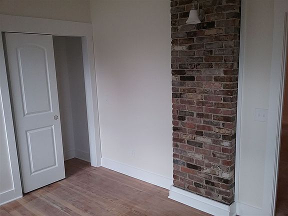 4th image of 290 Saratoga St APT 1