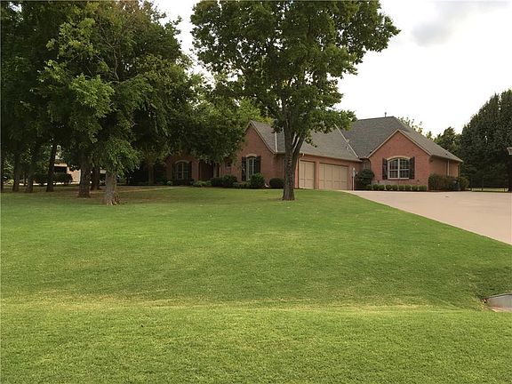 2nd image of 2525 W Mission Springs Dr