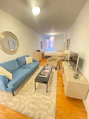 Rented by Bond New York | media 1