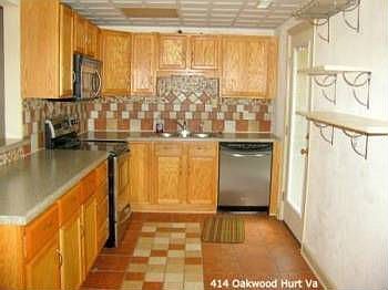 5th image of 414 Oakwood Dr