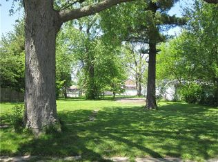 515 E Hauser St, Litchfield, IL 62056