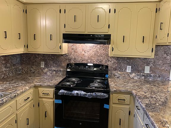 Brand new range and vent hood