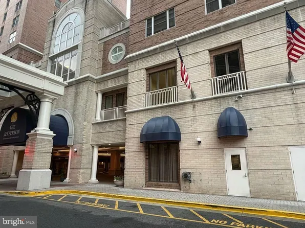 900 N Taylor St APT 631, Arlington, VA 22203