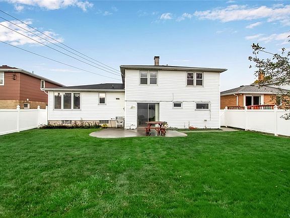 3rd image of 69 Angela Ln