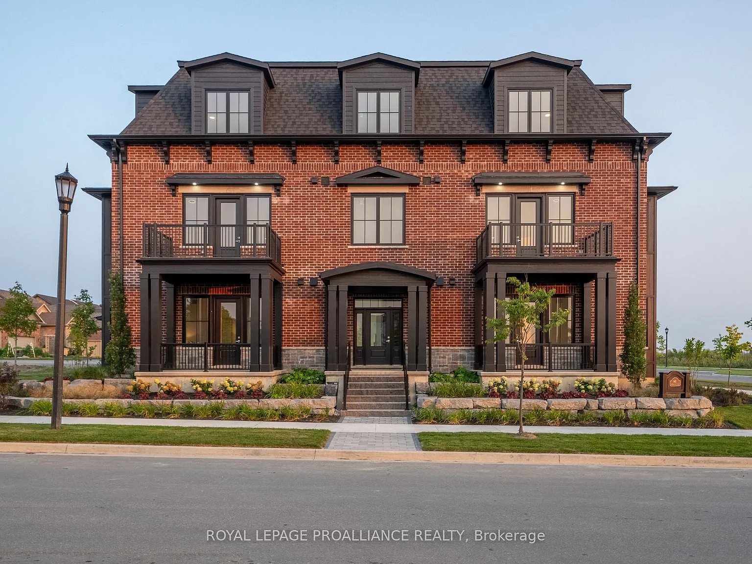 2 bed, $2,900 — Photo 1