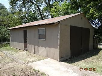 3rd image of 3100 S 34th St