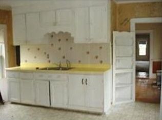 82 Pleasant St, Leicester, MA 01524