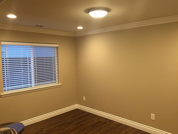4th image of 4572 Fellows St