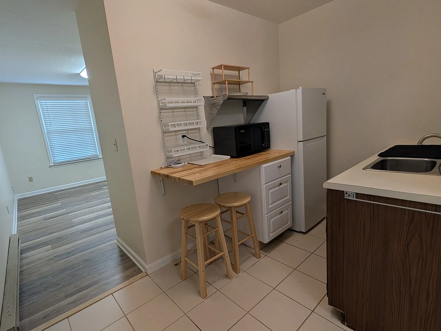 1 bed, 350 sqft, $825 — Photo 1