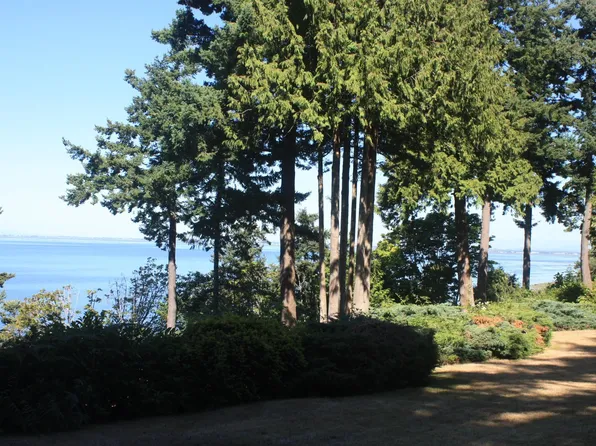 12581 16th Ave, Surrey, BC V4A 1M7