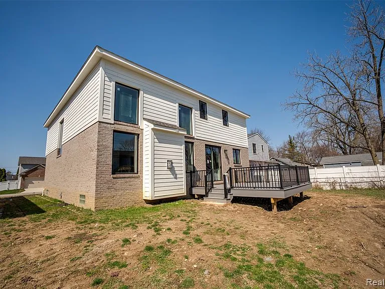 2911 Walsh Dr — Photo 53