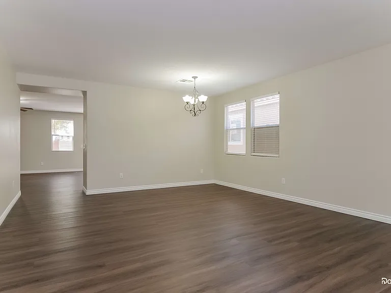 2125 Silvereye Dr — Photo 8