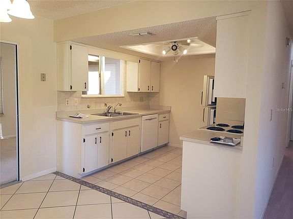 5th image of 10911 SW 86th Ct