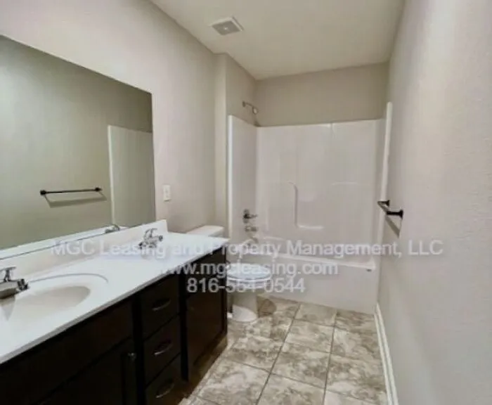 130 Barberry Ln — Photo 8