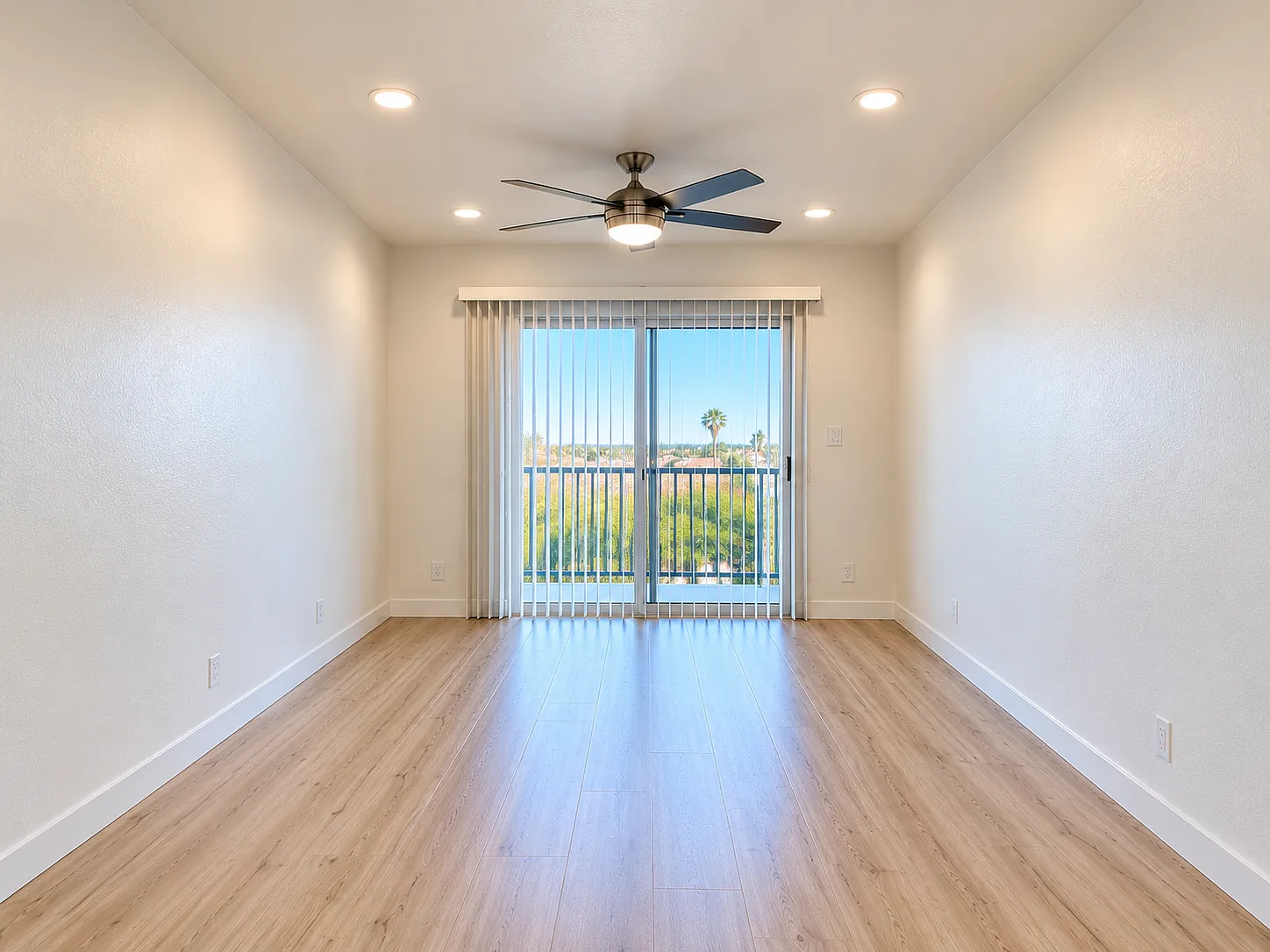 2 bed, 1010 sqft, $2,750 — Photo 2