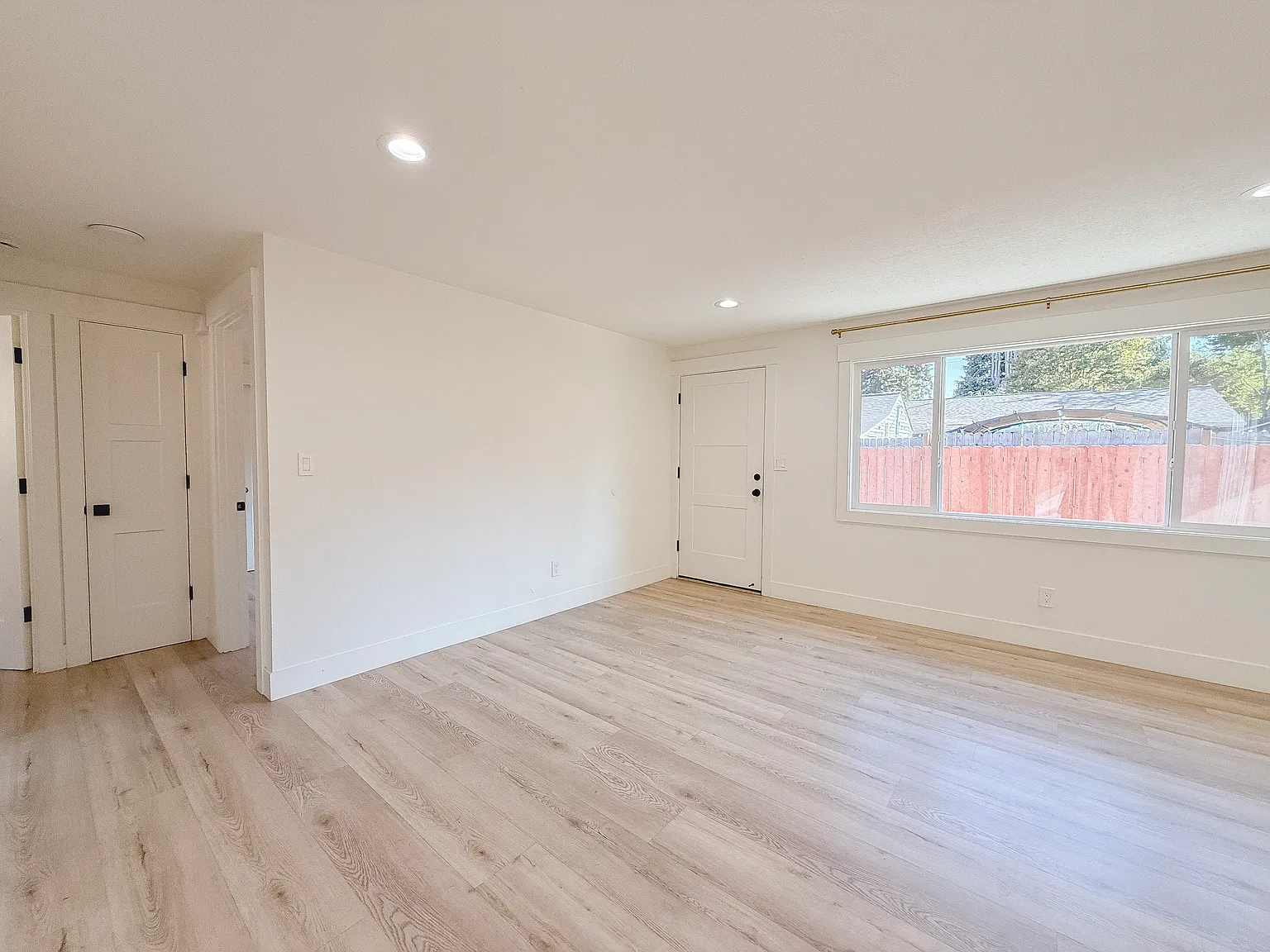 2 bed, 780 sqft, $2,000 — Photo 2